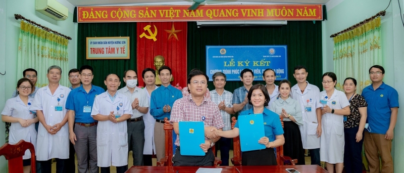 Hương Sơn: Ký kết chương trình phúc lợi đoàn viên 